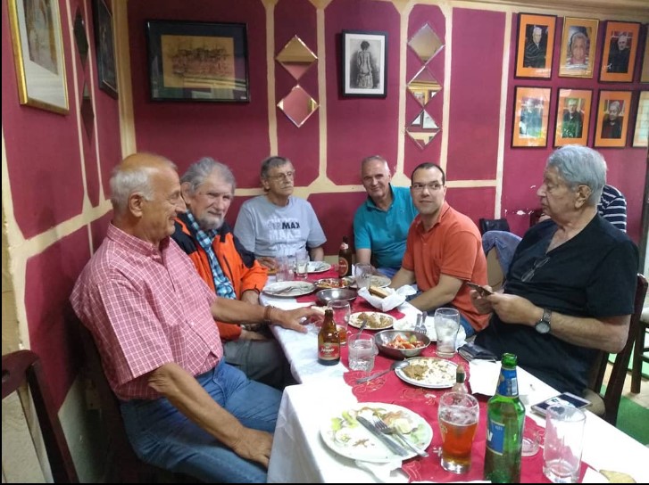 Kafanski sto i košarkaške priče